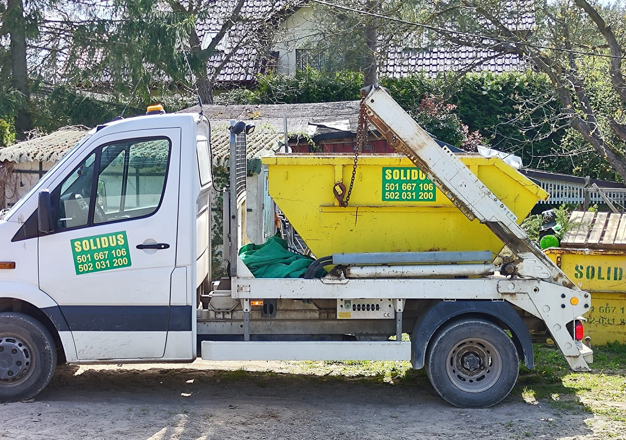 Mniejszy pojazd Solidus z kontenerem do szybkich realizacji